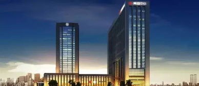 瘋了 南陽某房地產老總現場拿錘開砸,自毀園林