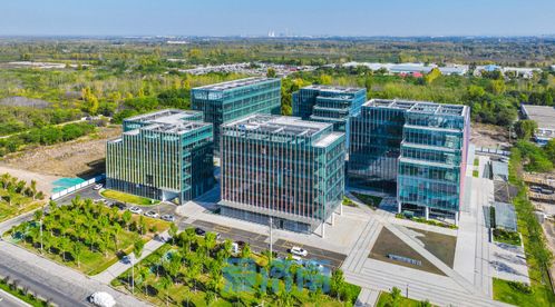 濟(jì)南 一個(gè) 美 字 擁抱萬(wàn)億鳳凰網(wǎng)山東 鳳凰網(wǎng)